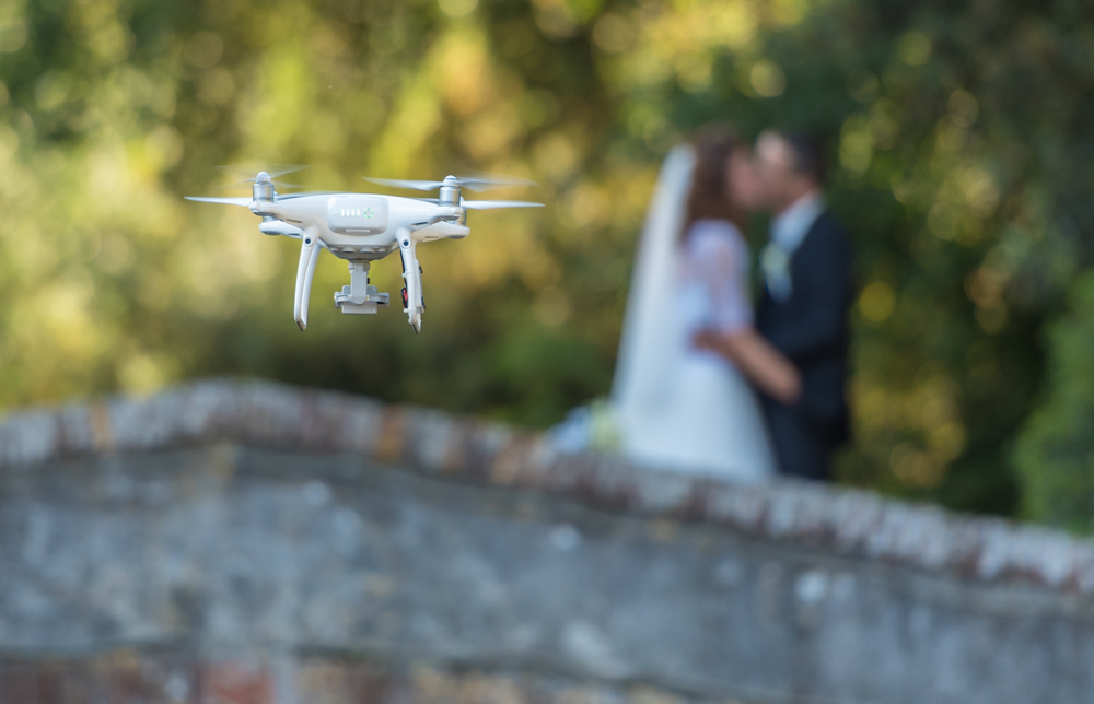 Registro de casamento com drone